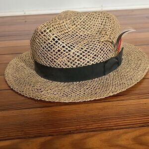 Vintage Capas Headwear stylish Straw Fedora with Black Band and Feathers - Sz. M